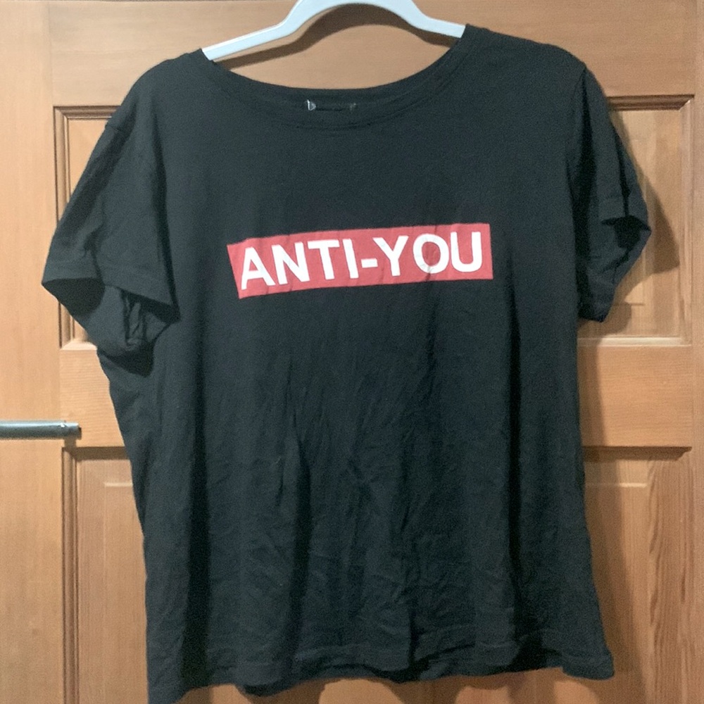Black Tee